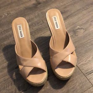 Patent leather wedge